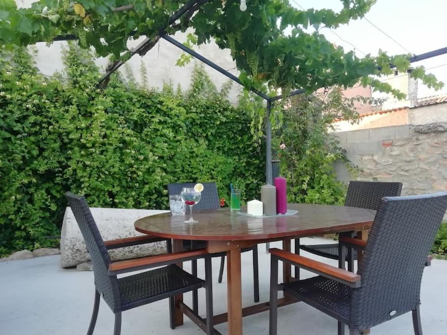 Casa Rural En Canon Rio Jucar.Lagila 알칼라 델 후카르 외부 사진